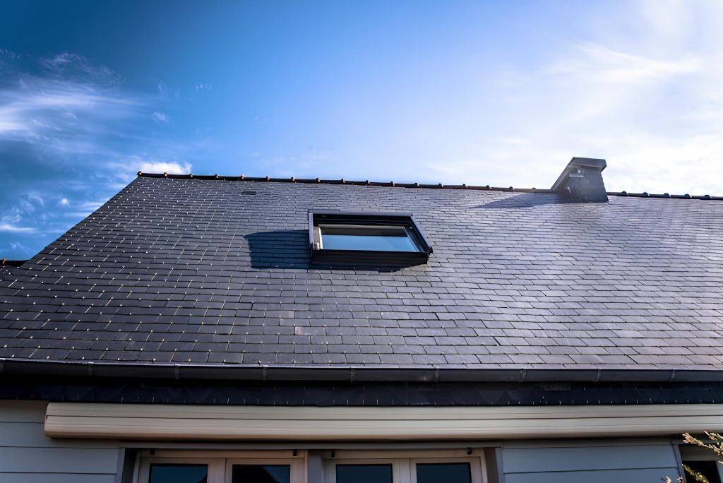 Remplacement velux + couverture ardoise